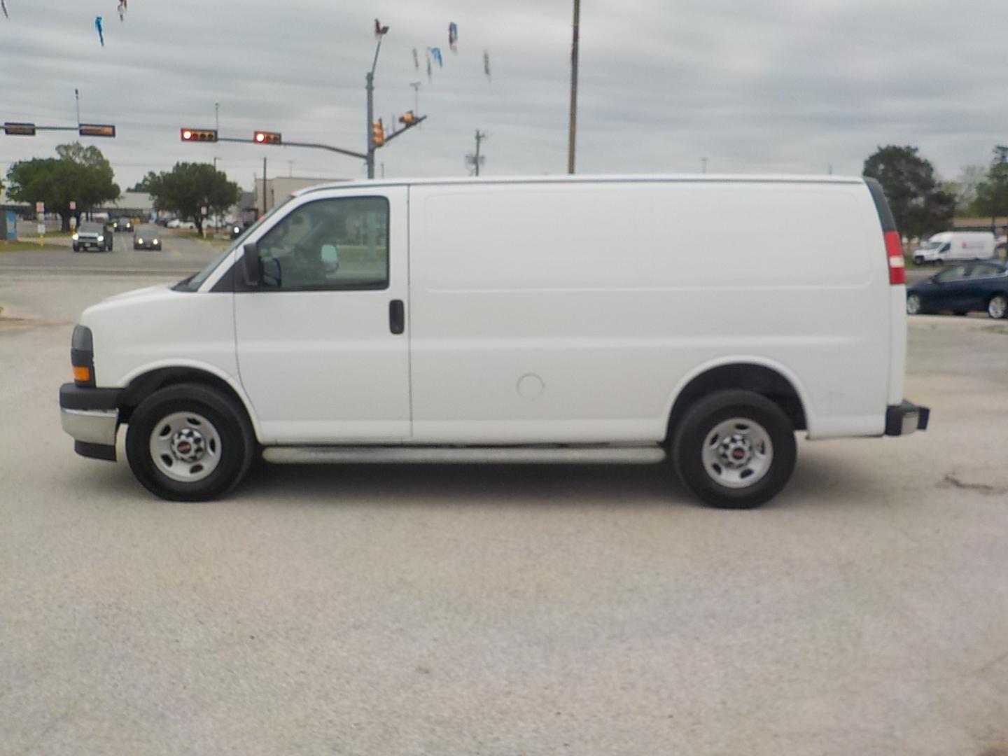 2017 White /Gray GMC Savana (1GTW7AFF8H1) with an 4.8L V8 engine, Automatic transmission, located at 1617 W Church Street, Livingston, TX, 77351, (936) 327-3600, 30.710995, -94.951157 - Hard to find work van here! This is a great value for somebody looking for a cargo van! Extremely clean for what it is! - Photo#4